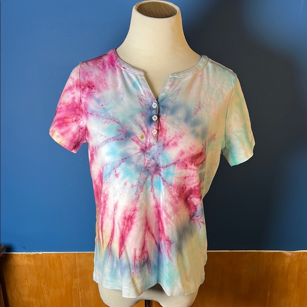 Tie-Dye Button-Up Women's Top